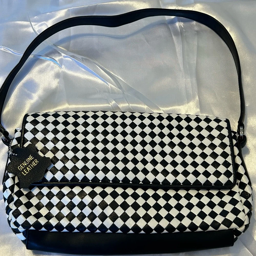 Valerie Stevens Woven Black White Leather Purse Snap‎ Closure 8”x11”. NWT
